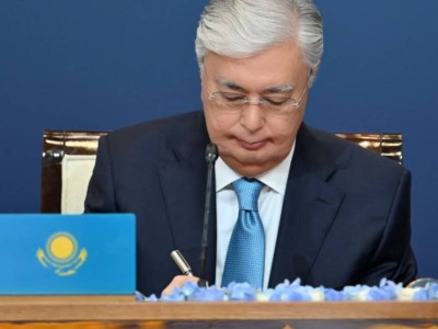 
                    Токаев подписал закон о регулировании деятельности МЦПК «Центральная Азия»
                