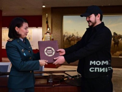 
                    В военном музее Астаны рассказали о традиции почитания оружия казахскими батырами
                