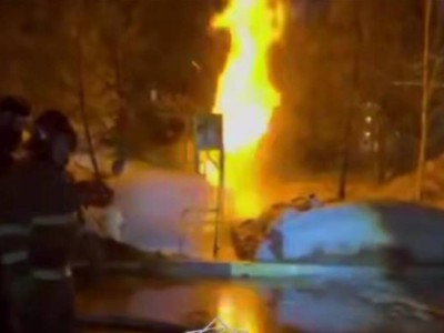 
                    Газгольдер вспыхнул в одном из дворов Астаны
                