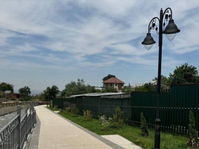 
                    В Алматы благоустроили набережную реки Каргалы
                