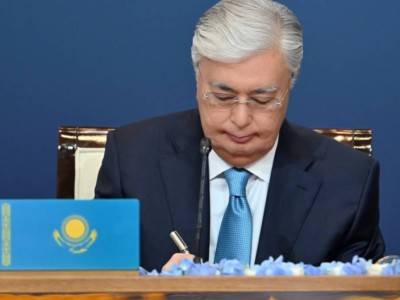 
                    Токаев подписал ряд законов 
                