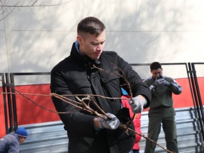 
                    Нариман Курбанов поддержал экологический забег в Алматы, призвав горожан к заботе о чистоте города
                
