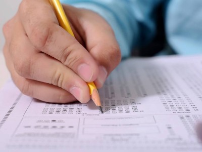 
                    Промежуточные итоги: около 21 тыс. абитуриентов сдали мартовское ЕНТ 
                