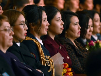 
                    Доля женщин в численности населения Казахстана составила более 50%
                