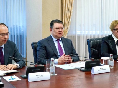 
                    Расследование крушения самолета в Актау: Бозумбаев встретился с представителем ИКАО
                