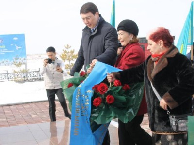 
                    В Жетысу в День благодарности поздравили ветеранов, матерей и охватили благотворительной акцией 100 семей
                