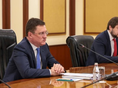 
                    Бектенов обсудил с зампредседателя правительства России двустороннее сотрудничество 
                