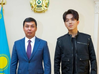 
                     Председатель Антикора встретился с Димашем Құдайбергеном
                