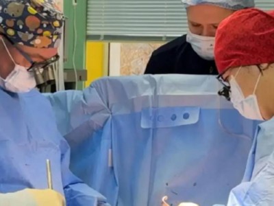 
                    В Алматы 51-летней пациентке удалили огромную опухоль на сердце
                