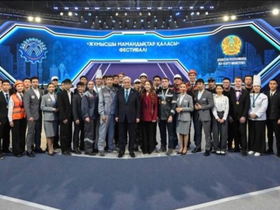 
                    Фестиваль «Город рабочих профессий» объединил будущих специалистов и работодателей на EXPO
                