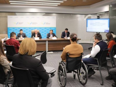 
                    В КГА обсудили меры по обеспечению доступности авиаперевозок для пассажиров с особыми потребностями
                
