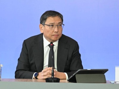 
                    Досаев сообщил, когда реконструируют здание бывшего учебно-клинического центра
                