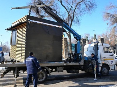 
                    В Алматы проводится массовый демонтаж незаконных торговых точек: за 2 дня демонтировано 21 объектов
                