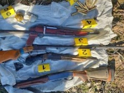 
                    Сотрудники КНБ изъяли оружие и боеприпасы, похищенные во время январских событий
                