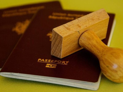 
                    Более 90 фактов двойного гражданства выявлено на границе Казахстана за месяц
                