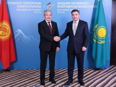 
                    Премьер-министры Казахстана и Кыргызстана обсудили взаимодействие в АПК, промышленности и водной сфере 
                
