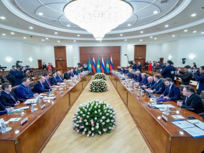 
                    Бектенов и Мишустин обсудили в Астане торгово-экономическое сотрудничество 
                