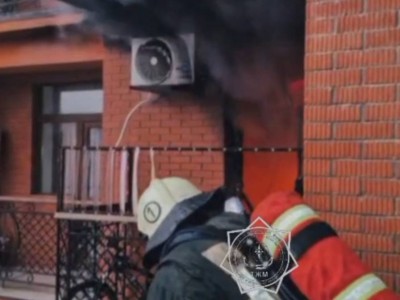 
                    Эвакуированы 16 детей: в многэтажке в Актау произошел пожар
                