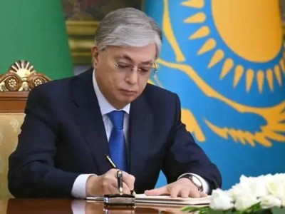 
                    Токаев назначил послов в Греции и Кипре 
                