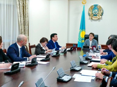 
                    Первое заседание комиссии по проведению Года рабочих профессий состоялось в Правительстве
                