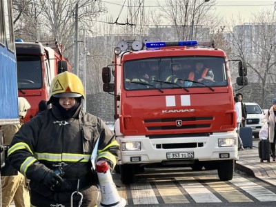 
                    300 человек эвакуировали в Алматы во время учений ДЧС 
                