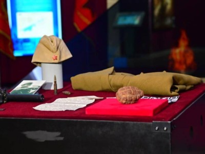 
                    В военном музее Астаны почтили память Алии Молдагуловой
                