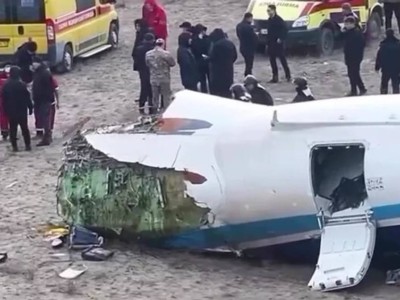 
                    Комиссия РК отказалась комментировать слитую в Сеть расшифровку черного ящика самолета AZAL
                