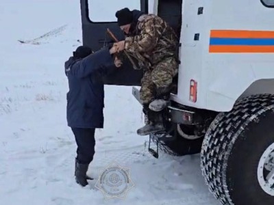 
                    Спасатели эвакуировали 15 пассажиров в Карагандинской области
                