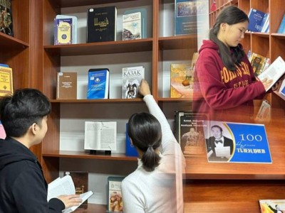 
                    В Национальной академической библиотеке в Астане открылась книжная выставка «Тарихтан тағылым»
                