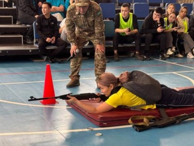
                    В Алматы прошла военизированная эстафета среди учителей
                