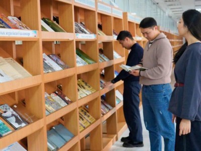 
                    В Алматы открылась книжная выставка, посвященная 110-летию Ильяса Есенберлина
                