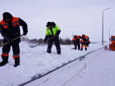 
                    Более 6,2 млн кубометров снега вывезено с автодорог Казахстана
                