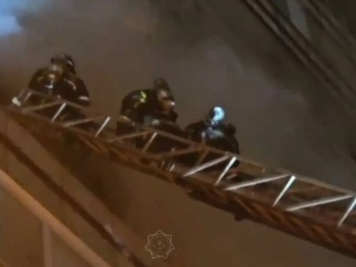 
                    Семь человек спасли из горящей квартиры в Усть-Каменогорске
                