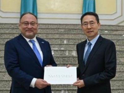 
                    Вновь назначенный посол Китая начал свою дипломатическую миссию в Казахстане
                