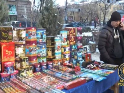 
                    Более тонны контрафактной пиротехники изъято в Алматы  
                