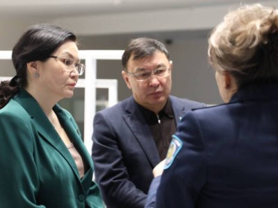 
                    Сенаторы посетили полицию в Алматы
                