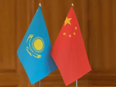 
                    Си Цзиньпин направил телеграмму соболезнования Токаеву
                