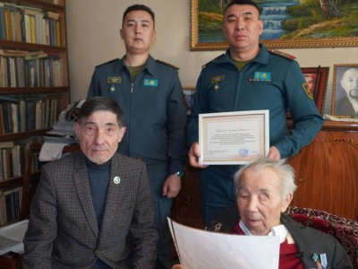 
                    102-й день рождения отметил ветеран войны Зулхарнай Сеитов из Алматы
                