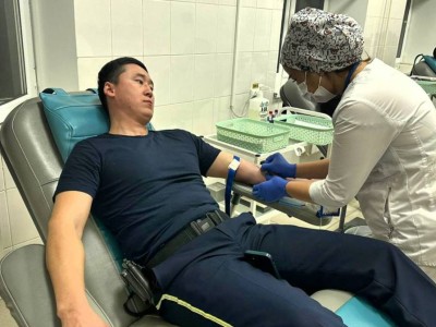 
                    Полицейские стали донорами крови для пострадавших в авиакатастрофе
                