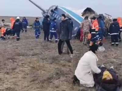 
                    Глава МВД взял на особый контроль расследование крушения самолета в Актау
                