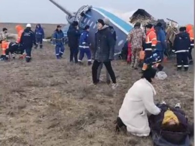 
                    25 человек выжили при крушении самолета близ Актау
                