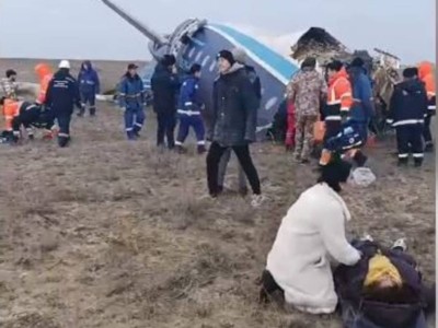 
                    В Актау потерпел крушение самолет с пассажирами на борту
                