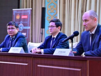 
                    В Астане обсудили перспективы сотрудничества Минобороны с IT-компаниями
                