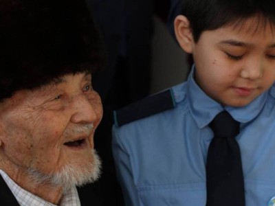 
                    Мечту 100-летнего ветерана Курмата Рахимова исполнила полиция в ВКО
                