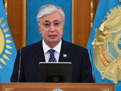 
                    Токаев наградил орденами и медалями энергетиков
                