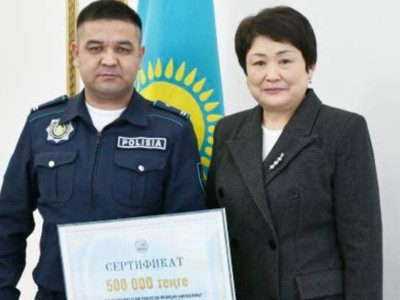 
                    Лучшего участкового полицейского выбрали в Карагандинской области
                