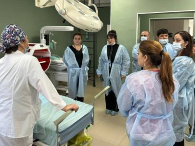 
                    Таджикские медики изучили опыт работы службы родовспоможения в Казахстане
                