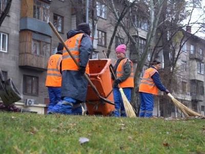 
                    В Алматы впервые применяется комплексный подход по уборке дворов
                