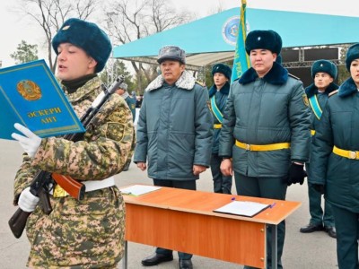 
                    В Конаеве полторы сотни солдат дали клятву на верность Родине
                
