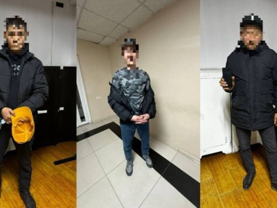 
                    Трое щипачей задержаны с поличным в Алматы  
                